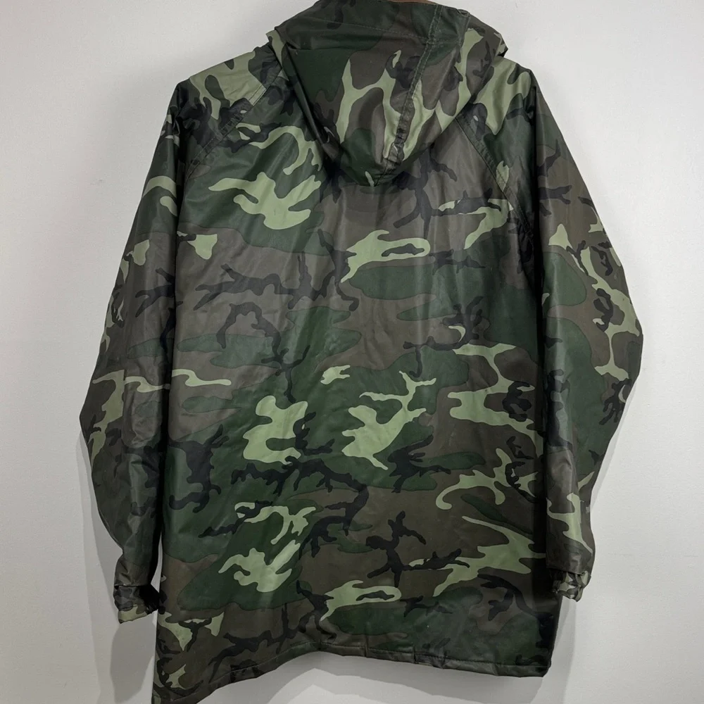 Seaway Men's Quilted Camouflage Jacket. Size XL